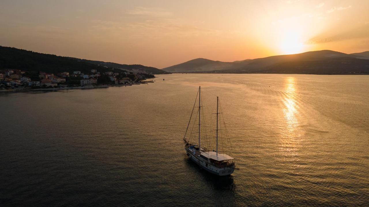 Villa Fjaba - By The Sea - With The Big Terraces & Great Sea View Trogir Dış mekan fotoğraf
